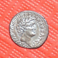 Octavian Caesar denarius